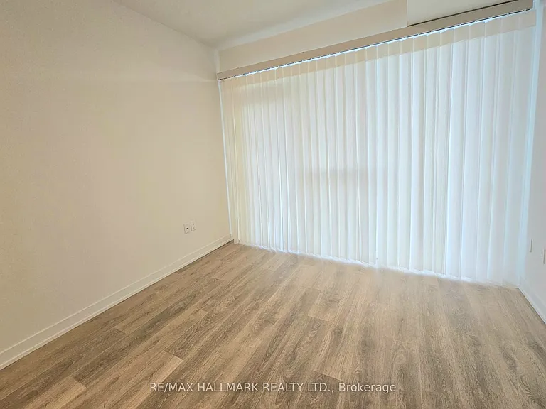 1037 The Queensway #720 — Photo 13