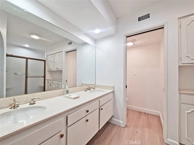 5345 White Oak Ave #G — Photo 15