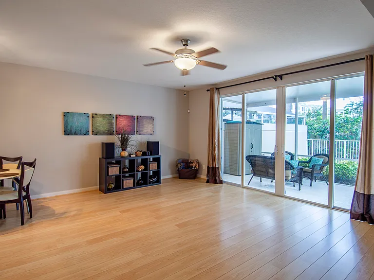 504 Capistrano Dr — Photo 3