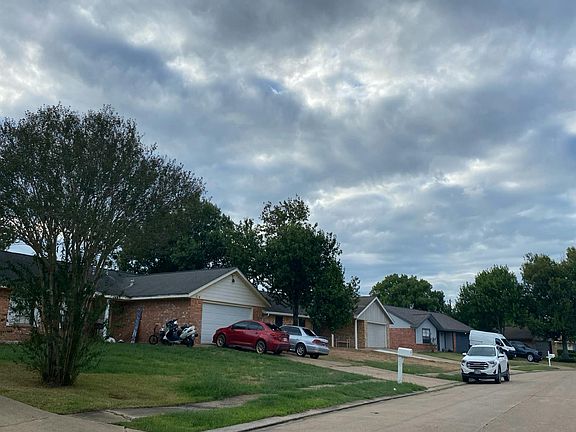 4th image of 515 Oleander St
