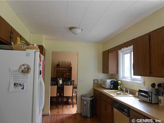3rd image of 98 Deerfield Dr