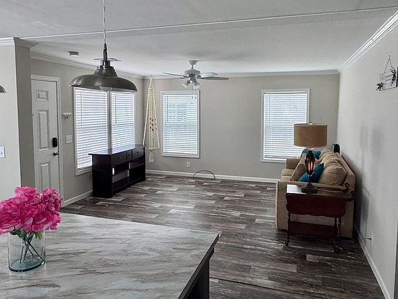 4th image of 366 Whippoorwill Circle