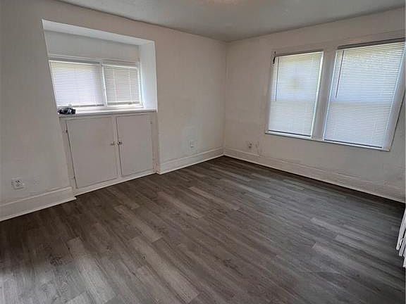 3rd image of 735 Maywood Ave