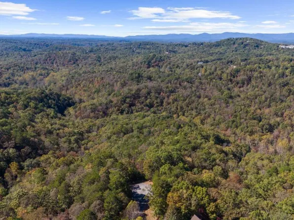 1047 Nugget Ct, Dahlonega, GA 30533