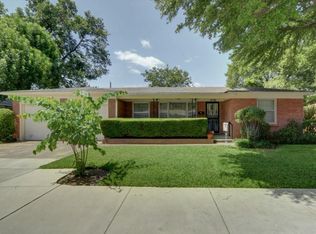 5720 Carb Dr, Westworth Village, TX 76114