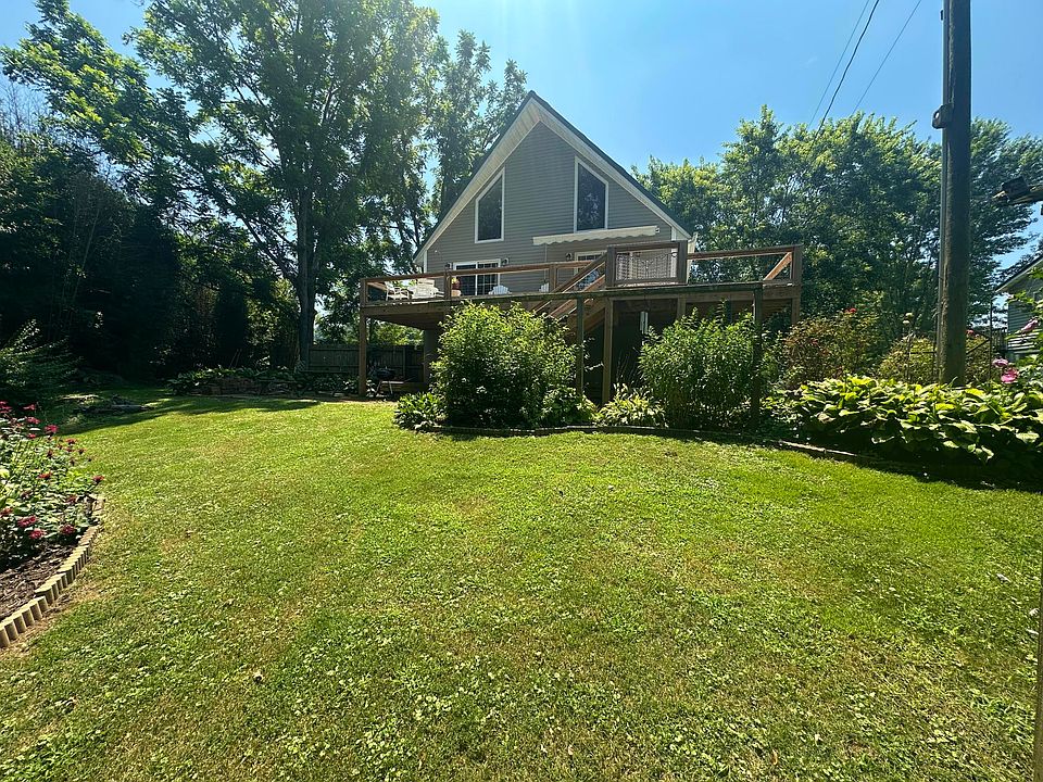 1st image of 10 Greenbrier Dr