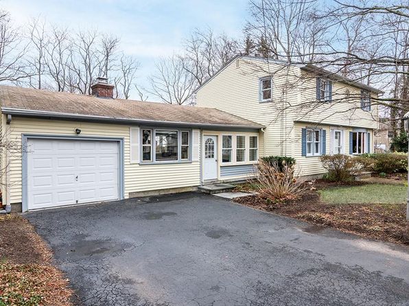 180 Birkshire Dr, Warwick, RI 02886