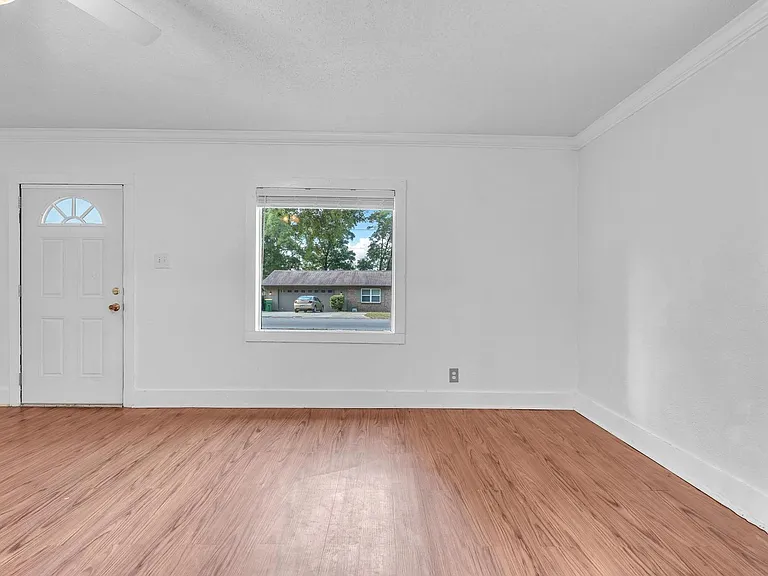 612 32nd St #B — Photo 10