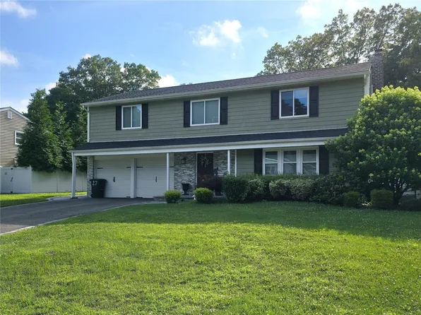 27 Summerfield Drive, Lake Grove, NY 11755