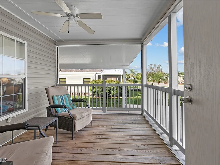 1747 Beverly Dr — Photo 15