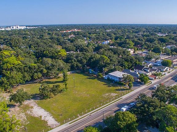 5th image of 1719 Siesta Dr