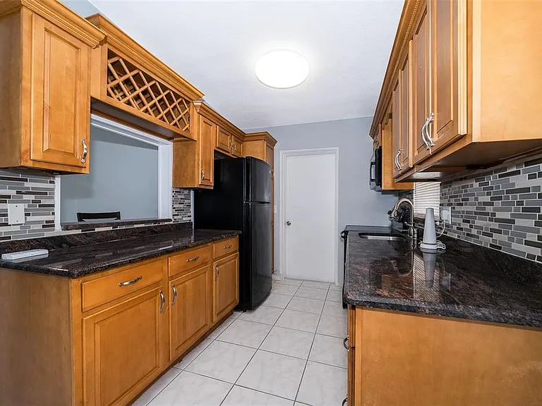 1213 Lawne Blvd — Photo 9