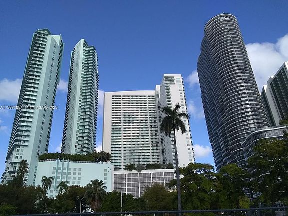 4th image of 1900 N Bayshore Dr APT 2103