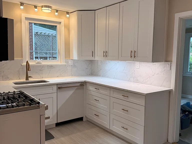 721 N Edison St — Photo 8