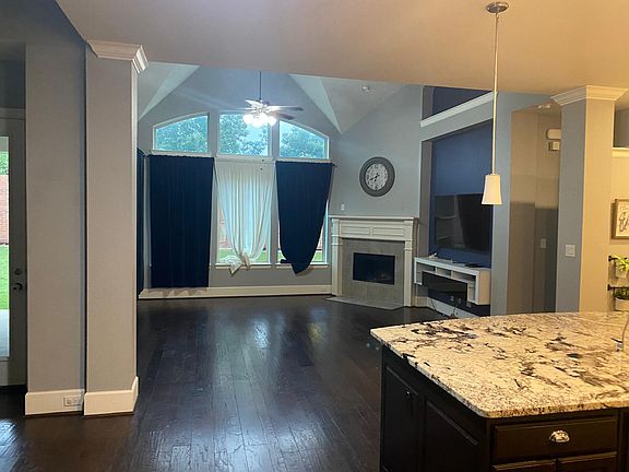 4th image of 2035 Grassland Dr