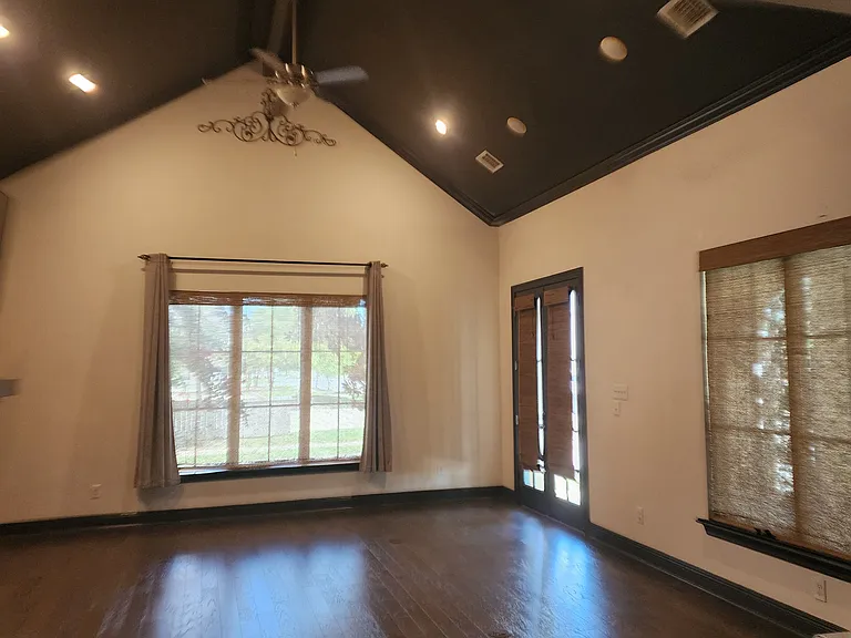 510 Annaberg Dr — Photo 9