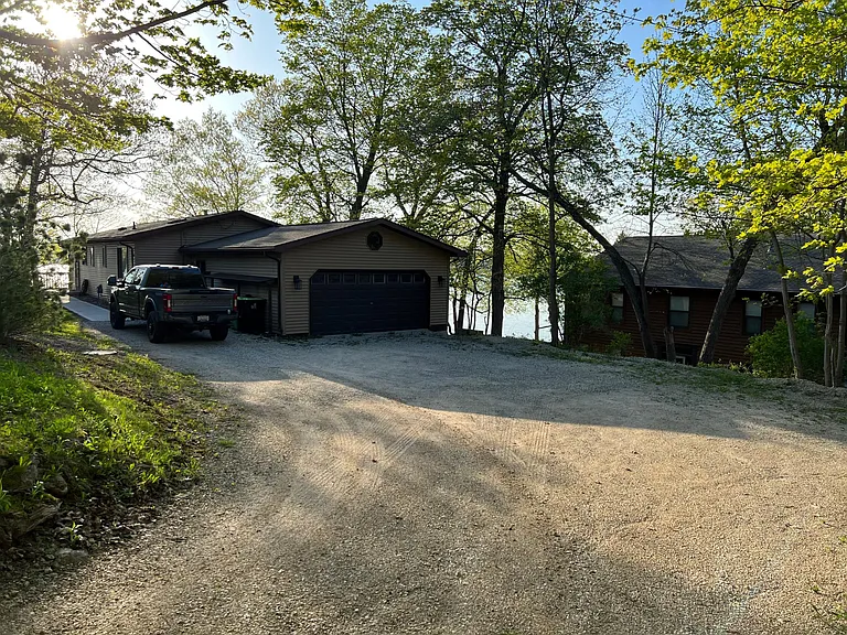 7320 Pine Ln — Photo 3