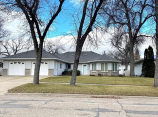 749 3rd St N, Carrington, ND 58421