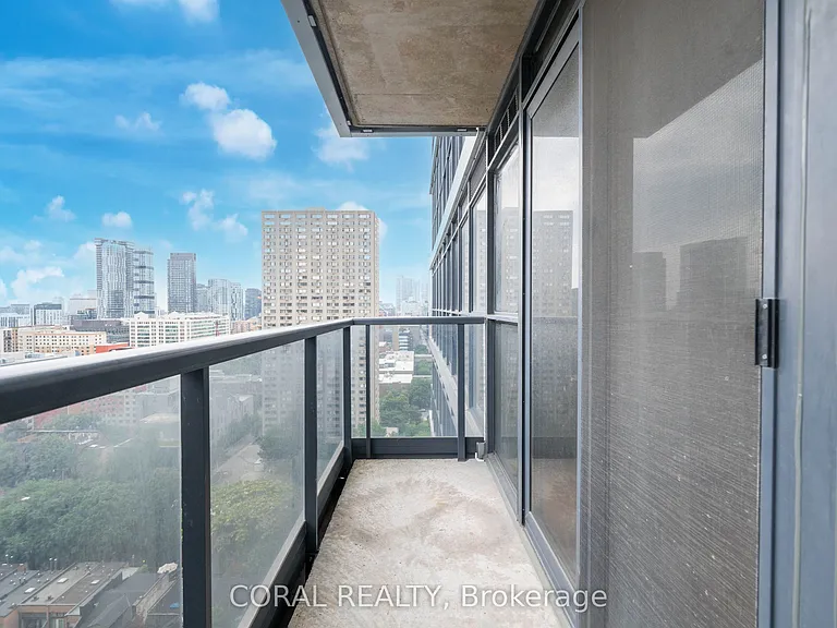 25 Carlton St #1901 — Photo 15