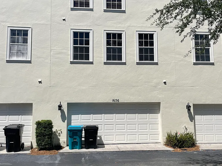 Back of House/2 car garage access