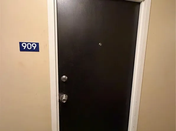 210 N 17th St Unit 909, Saint Louis, MO 63103