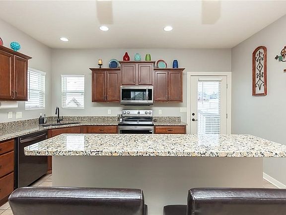2nd image of 208 Pine Ave