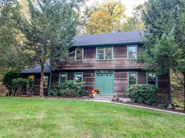 129A Hanover Road, Newtown, CT 06470