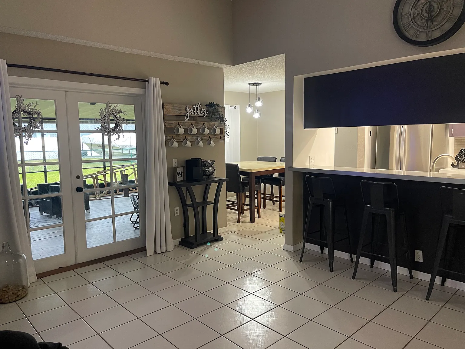3 bed, 1461 sqft, $2,100 — Photo 2