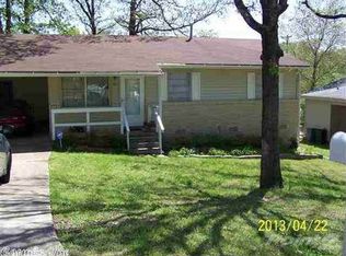 22 Oakview Dr, N Little Rock, AR 72118