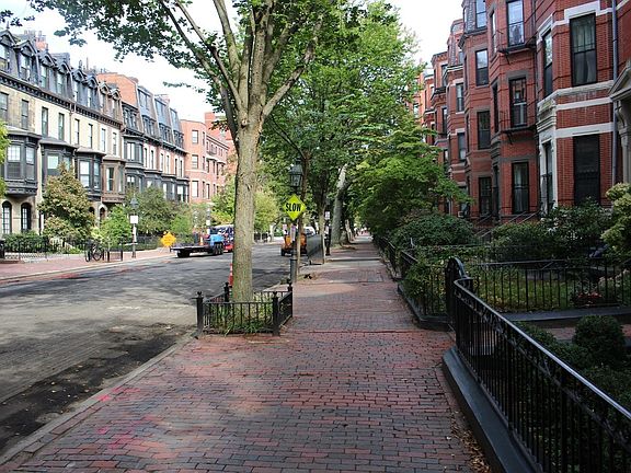 4th image of 246 Marlborough St APT 1