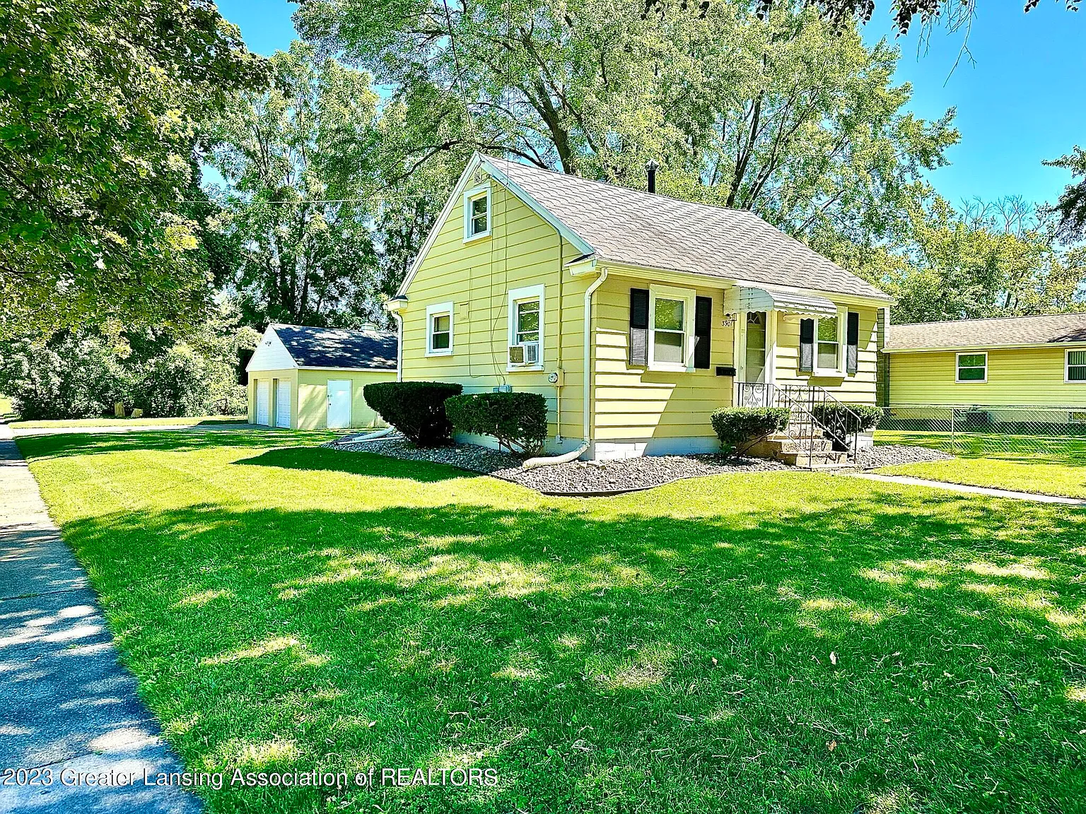 3901 Lowcroft Ave photo 1