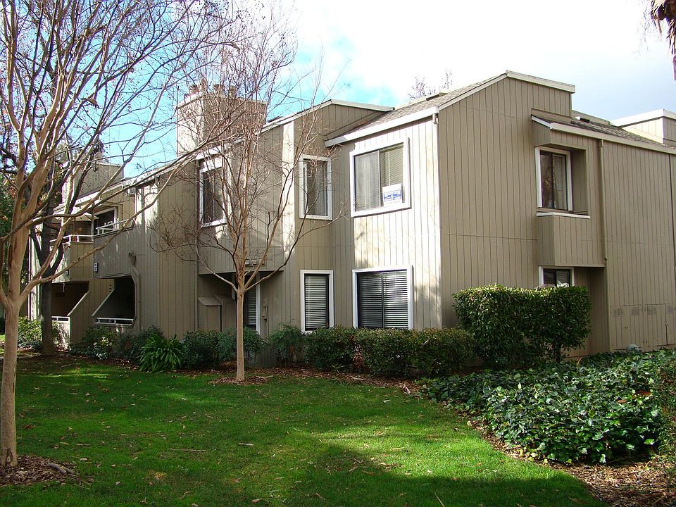1st image of 1725 Braddock Ct #1725