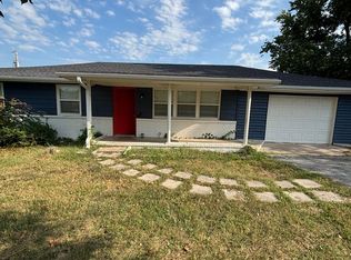 7033 W Farm Road 106, Springfield, MO 65803