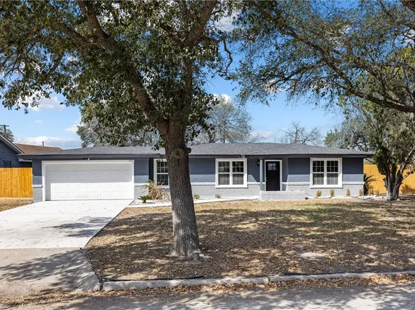 615 E Ligustrum Blvd, Robstown, TX 78380