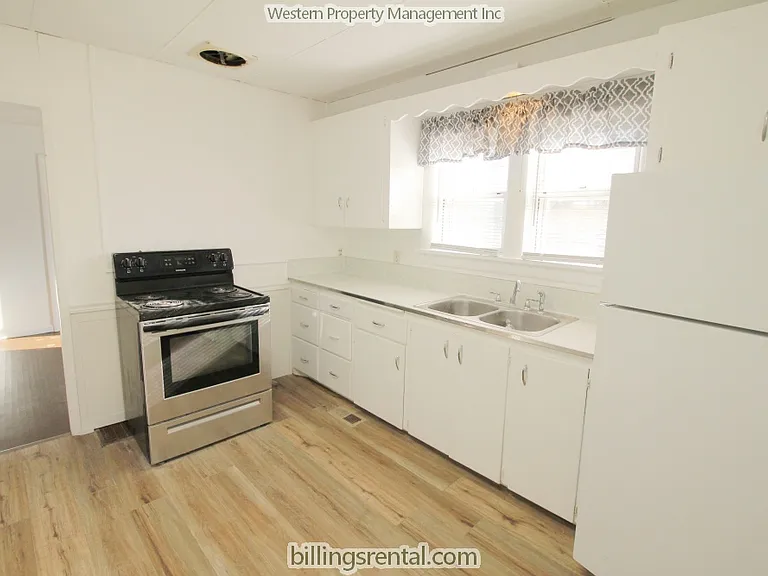 1042 N 24th St — Photo 3