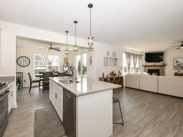 430 Ashley DRIVE, Williams Bay, WI 53191