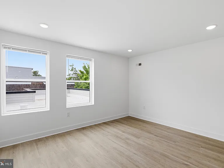 630 W Cumberland St #3 — Photo 4
