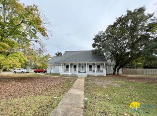 7039 Gandy Dr, Navarre, FL 32566