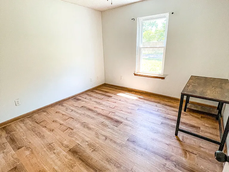 Guest bedroom 2
