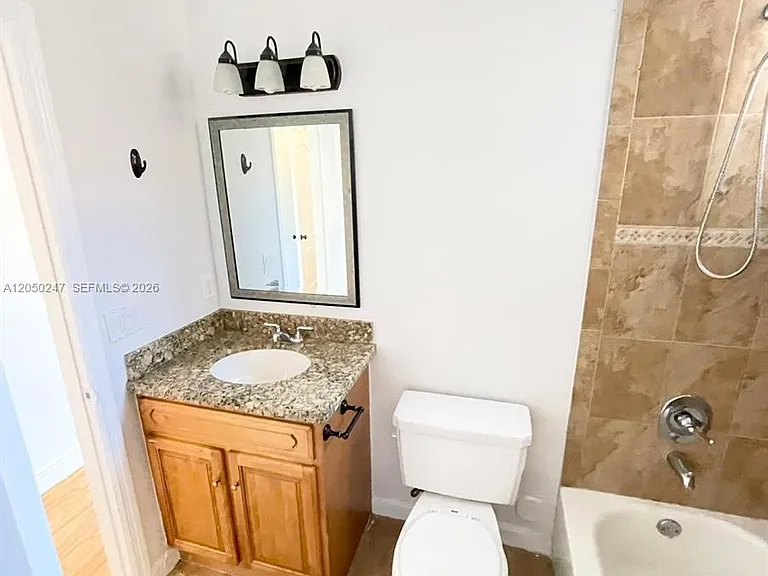 2307 Washington St #4 — Photo 22