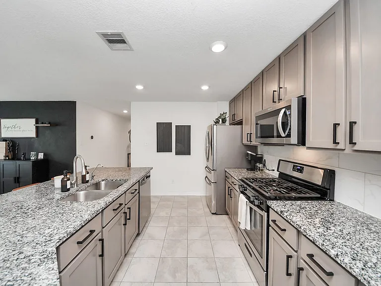 1509 Portola Dr — Photo 22