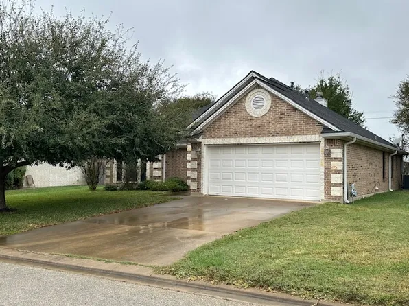 702 Woodson Dr, Caldwell, TX 77836