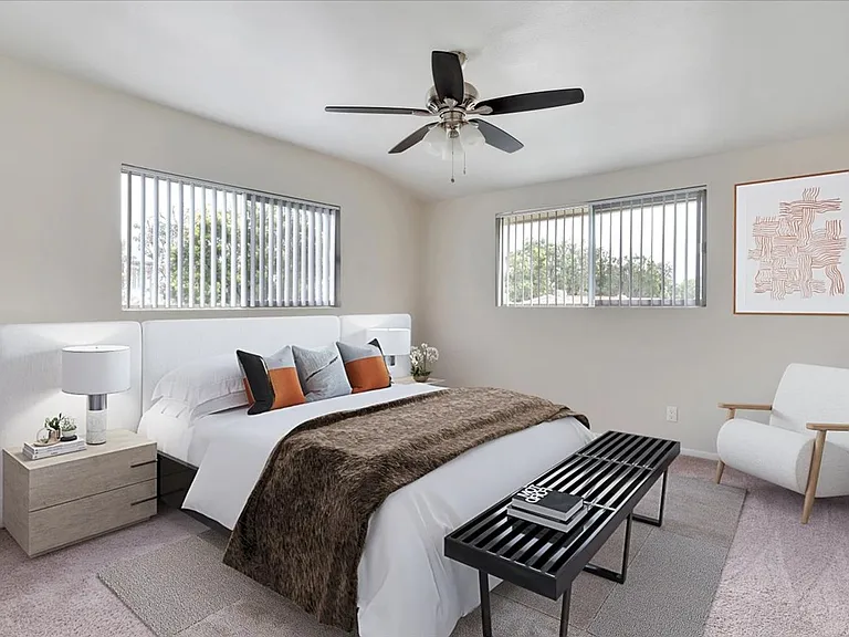 Melrose Place Apartments — Photo 46