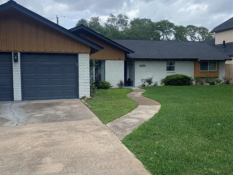 12930 Kimberley Ln — Photo 2