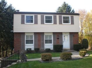 26 Saint Susanna Dr, Pittsburgh, PA 15235