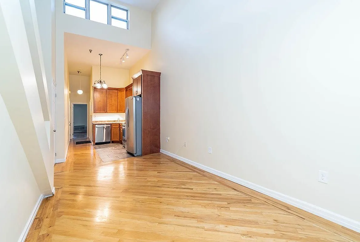 127 Madison St — Photo 3