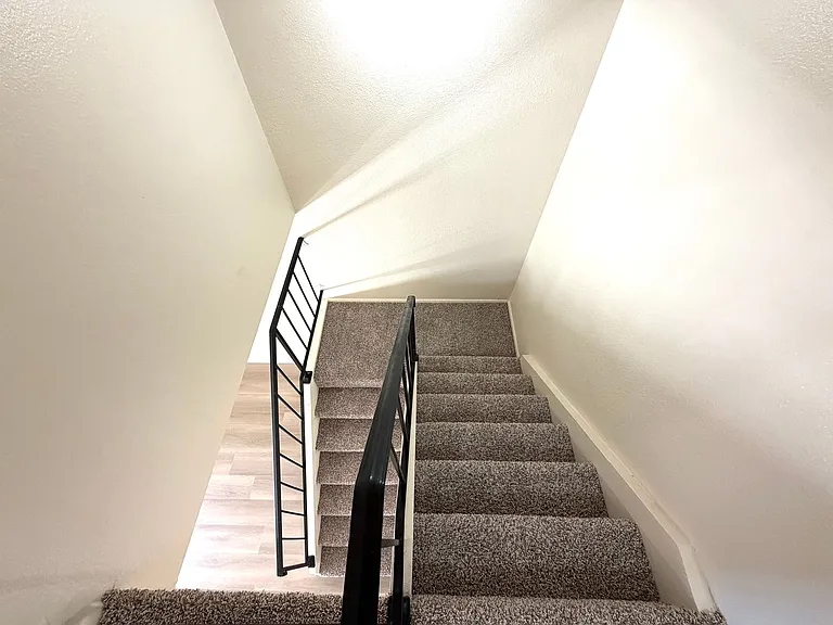 6346 N 47th Ave — Photo 9
