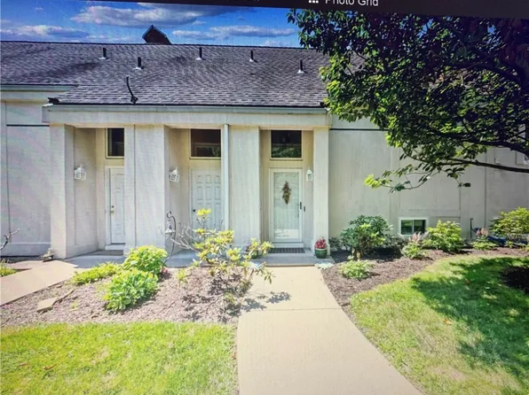 8 Ridgemead Fields Dr, Verona, PA 15147