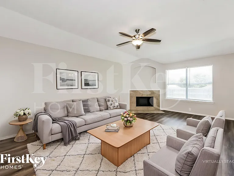 1600 Shady Shores Dr — Photo 3