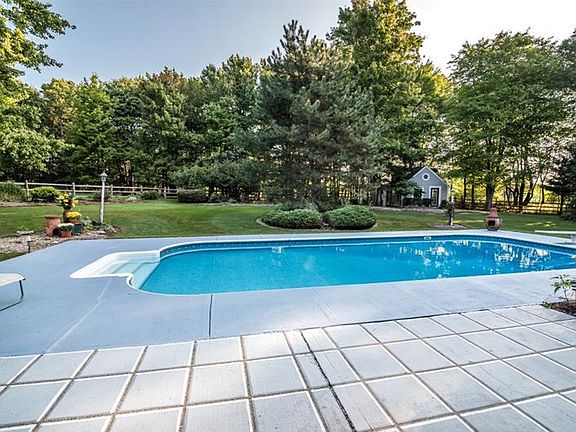 2nd image of 101 Grace Dr